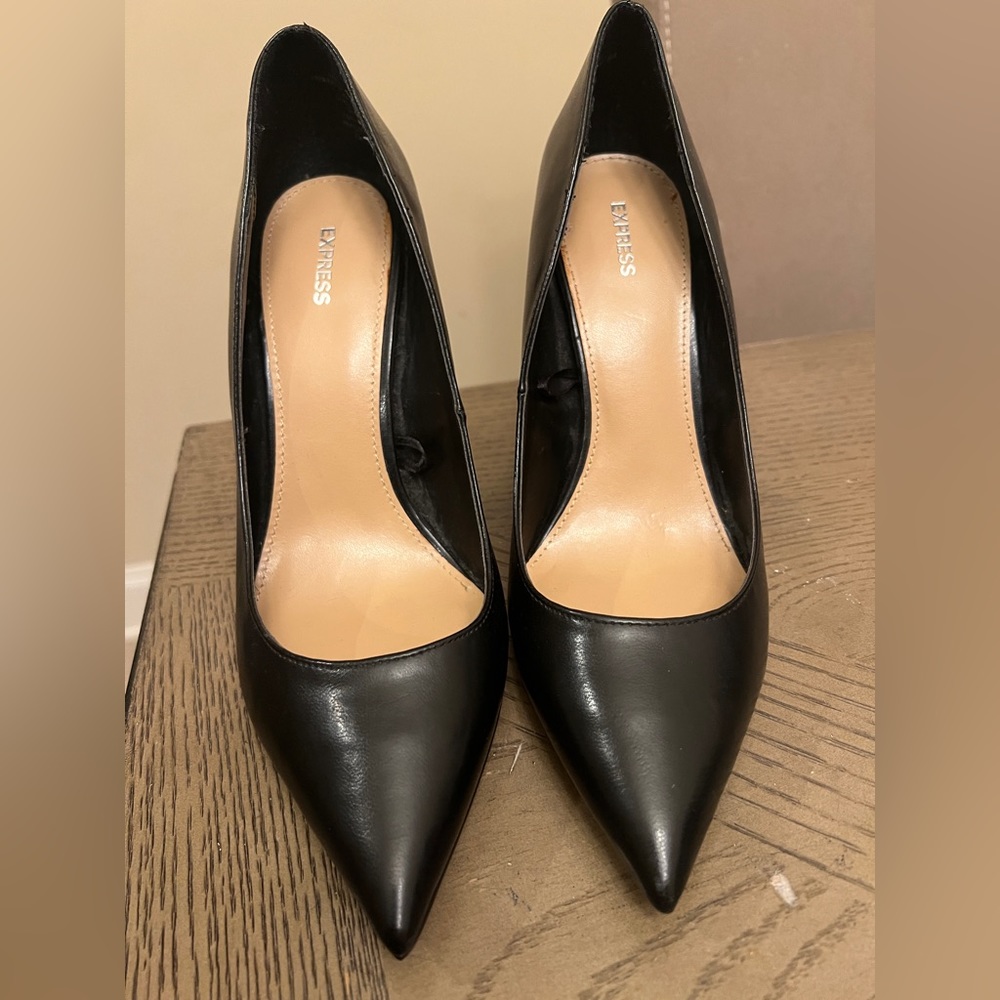 Express Pointed Toe Leather Pumps